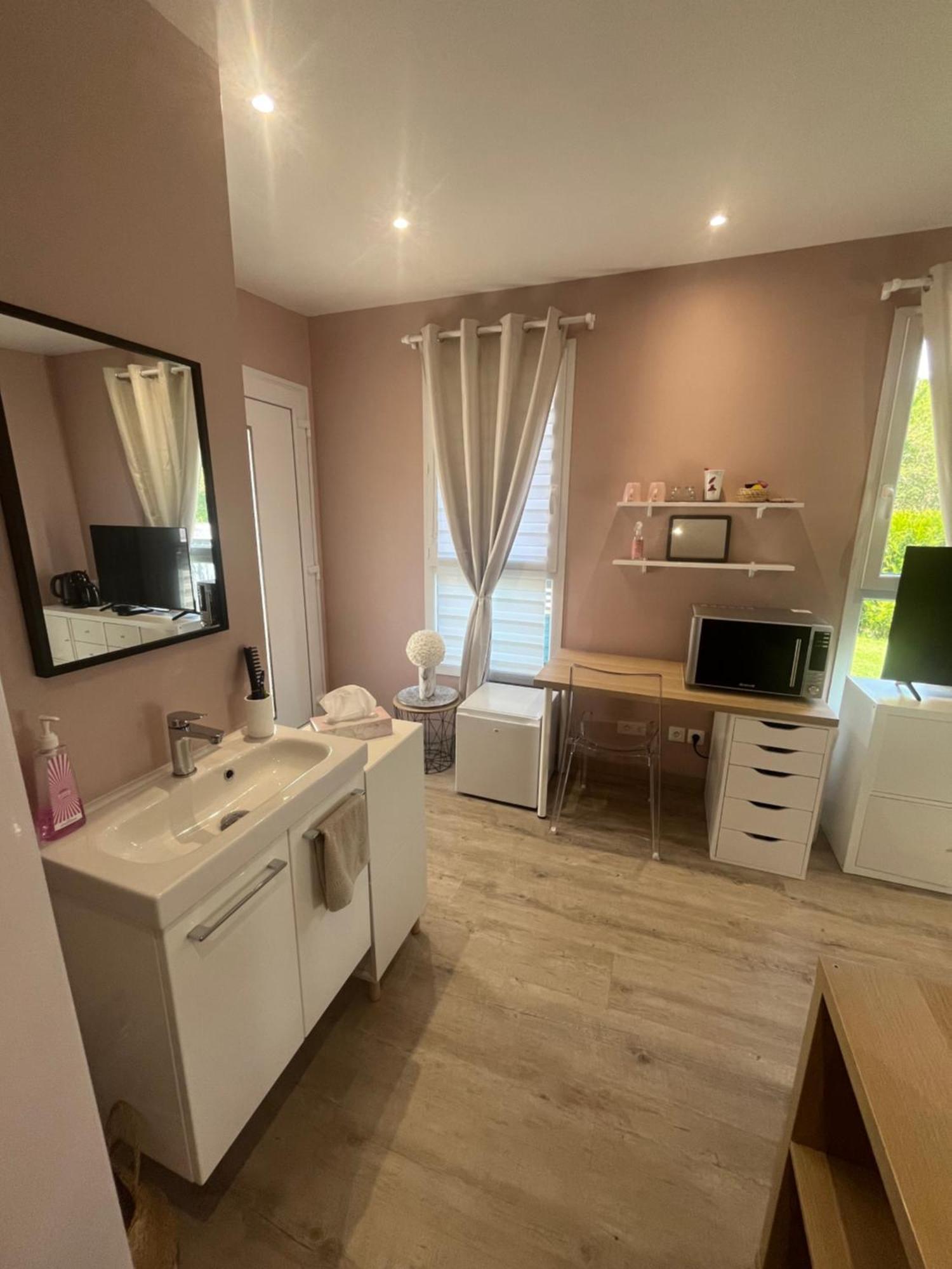 Dependance Prive Apartment Saint-Thibault-des-Vignes Bagian luar foto